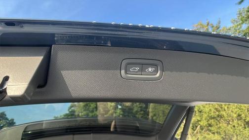 2026 Volvo XC90 B6 Ultra Dark Theme 6-Seater