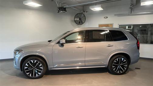 2025 Volvo XC90 B6 Plus 7-Seater