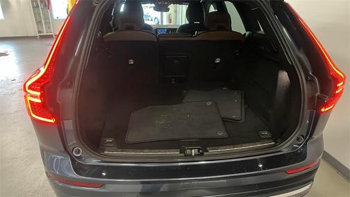 2023 Volvo XC60 B5 Plus Bright Theme