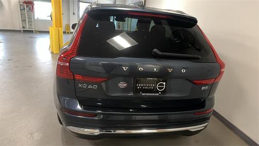 2023 Volvo XC60 B5 Plus Bright Theme