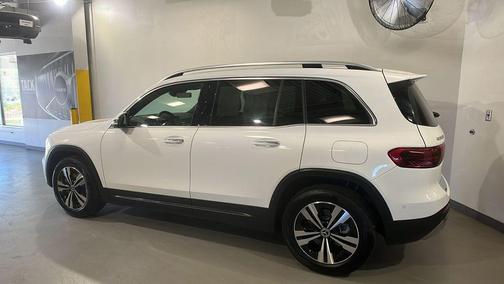 Polar White 2026 Mercedes-Benz GLB 250 4MATIC