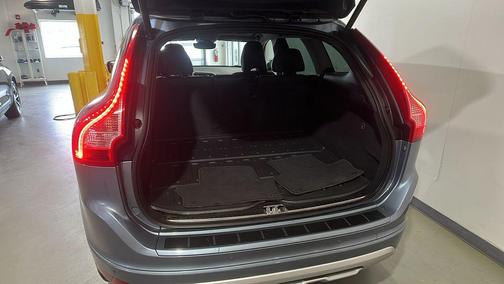 Mussel Blue Metallic 2017 Volvo XC60 T6 Dynamic