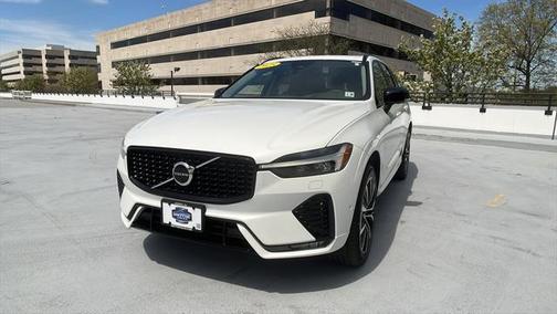 2025 Volvo XC60 B5 Plus
