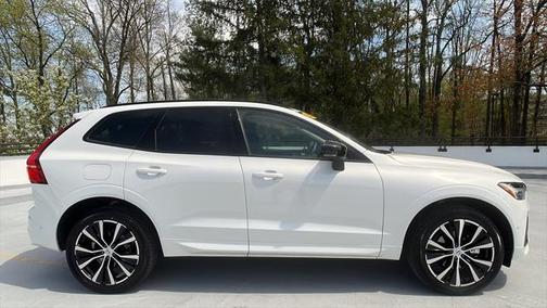 2025 Volvo XC60 B5 Plus