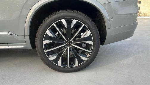 Vapour Grey Metallic 2026 Volvo XC90 Plug-In Hybrid Plus, T8 AWD, Electric/Gasoline, Bright, 7 Seats