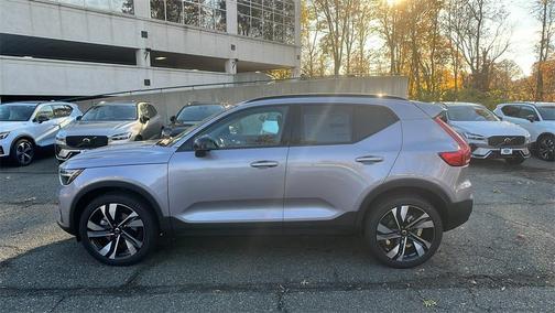 2026 Volvo XC40 B5 Plus