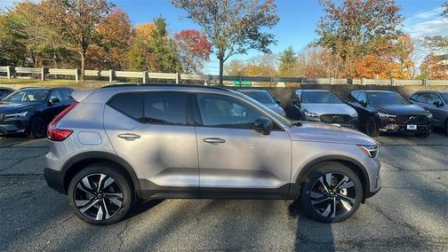 2026 Volvo XC40 B5 Plus