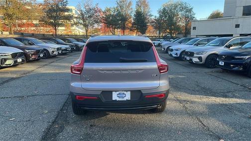 2026 Volvo XC40 B5 Plus