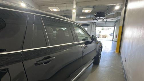 2023 Volvo XC90 B5 Plus