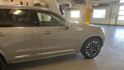 2025 Volvo XC90 B6 Plus 7-Seater