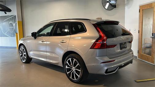 2025 Volvo XC60 B5 Plus