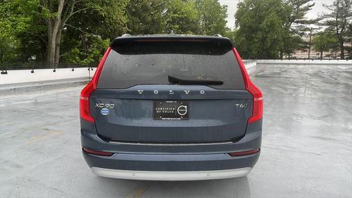 2022 Volvo XC90 T6 Momentum