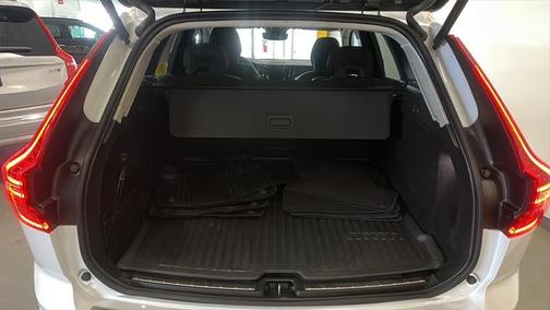 2022 Volvo XC60 B5 Inscription
