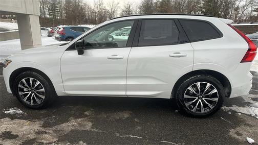 2025 Volvo XC60 B5 Plus