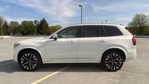 2025 Volvo XC90 Plug-In Hybrid T8 Plus 7-Seater