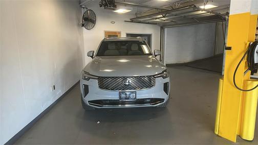2025 Volvo XC90 B6 Plus 7-Seater