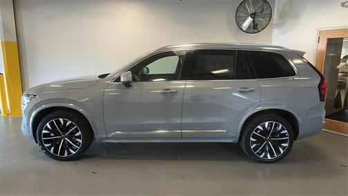 2025 Volvo XC90 B6 Plus 7-Seater