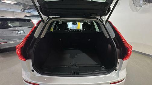 2025 Volvo XC60 B5 Core