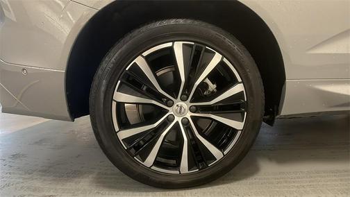 2023 Volvo XC60 Recharge Plug-In Hybrid T8 Ultimate Dark Theme