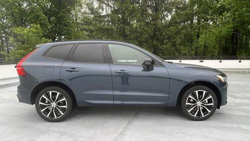 2025 Volvo XC60 B5 Ultra