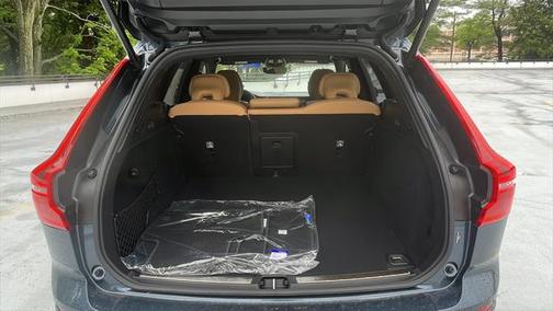 2025 Volvo XC60 B5 Ultra