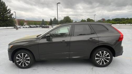 2025 Volvo XC60 B5 Plus