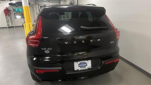 2026 Volvo XC40 B5 Plus