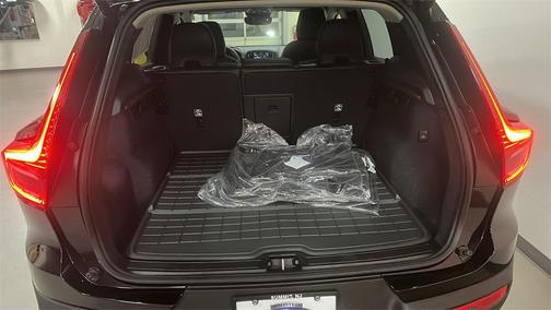 2026 Volvo XC40 B5 Plus