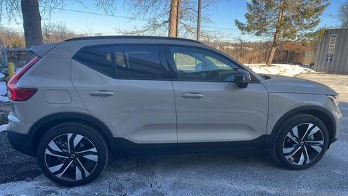 2025 Volvo XC40 Plus Dark Theme