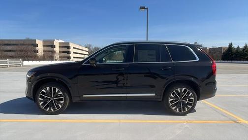 2025 Volvo XC90 B5 Plus 7-Seater