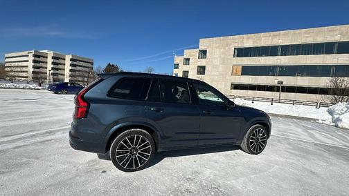 2026 Volvo XC90 Ultra Dark Theme, B6 AWD Gas (mild hybrid), Gasoline, 7 Seats