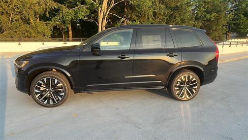 2026 Volvo XC90 B6 Ultra Dark Theme 7-Seater
