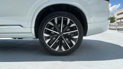 2025 Volvo XC90 B6 Plus 7-Seater