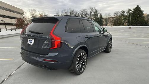 2026 Volvo XC90 B6 Ultra Dark Theme 7-Seater