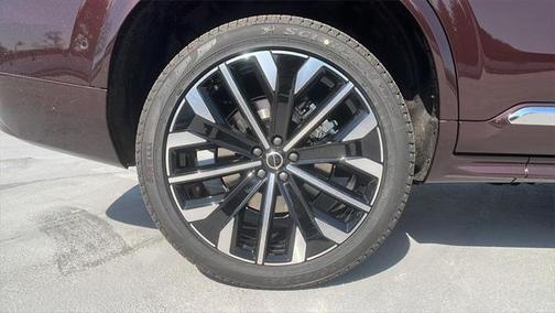 2025 Volvo XC90 Plug-In Hybrid T8 Plus 6-Seater