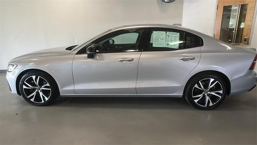 2025 Volvo S60 B5 Core