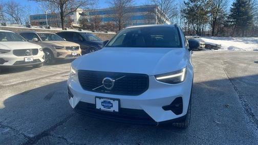 2025 Volvo XC40 Plus Dark Theme