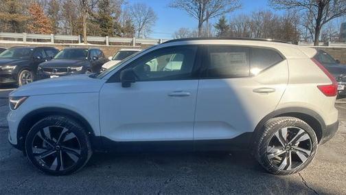 2025 Volvo XC40 Plus Dark Theme