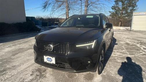 2025 Volvo XC40 B5 Plus Dark Theme