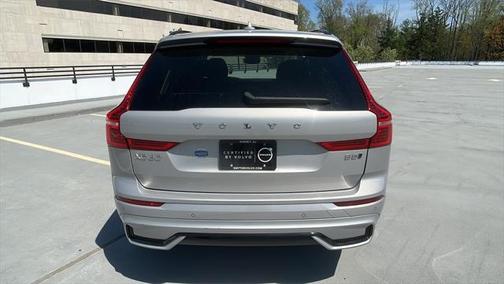 2023 Volvo XC60 B5 Plus Dark Theme