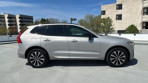 2023 Volvo XC60 B5 Plus Dark Theme