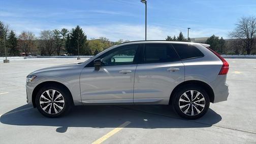 2023 Volvo XC60 B5 Plus Dark Theme