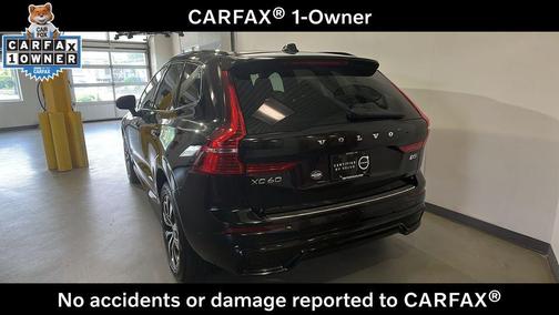 Onyx Black Metallic 2024 Volvo XC60 B5 Plus Dark Theme