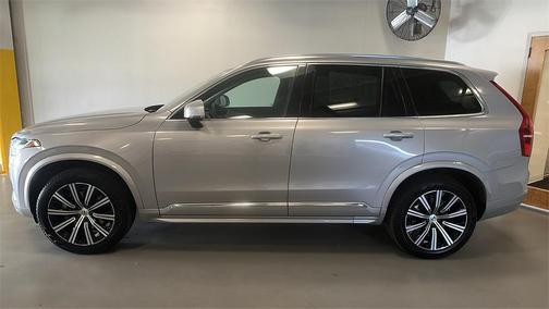 2025 Volvo XC90 B5 Core