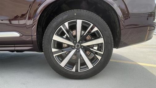 2025 Volvo XC90 Plug-In Hybrid T8 Core 7-Seater