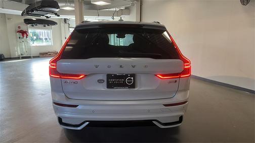 2025 Volvo XC60 B5 Core