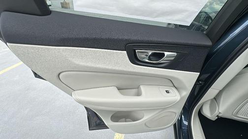 Denim Blue Metallic 2026 Volvo XC60 B5 Ultra