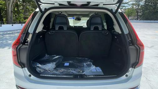 2025 Volvo XC90 B6 Core
