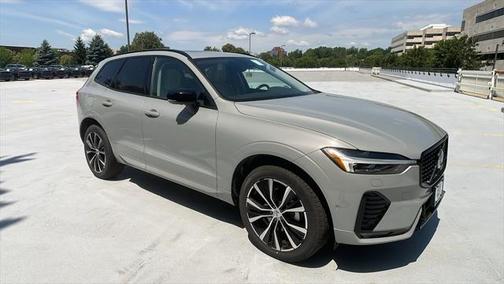 2025 Volvo XC60 Plus