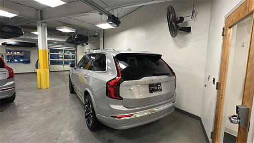 2025 Volvo XC90 B5 Plus 7-Seater